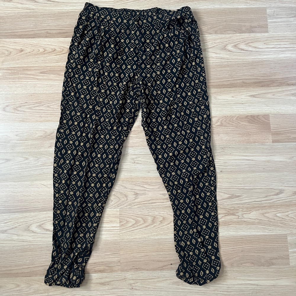 Fitted yoga pants